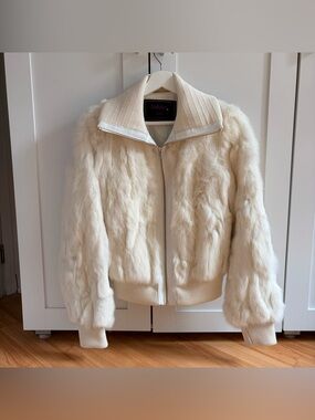 Talula aritzia off White fur jacket 🤍🤍🤍